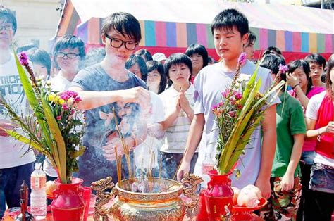 過香火|過香爐用哪一手？掌握正確禮儀，傳承傳統文化 